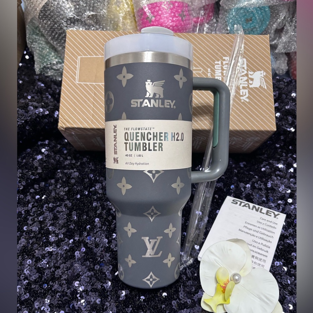 Stanley Gray/silver Quencher H2.0 Tumbler